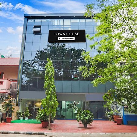 Super Townhouse Vikaspuri Hotel Delhi  Exterior photo