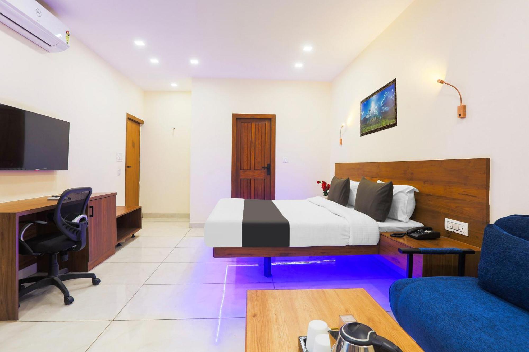 Super Townhouse Vikaspuri Hotel Delhi  Exterior photo