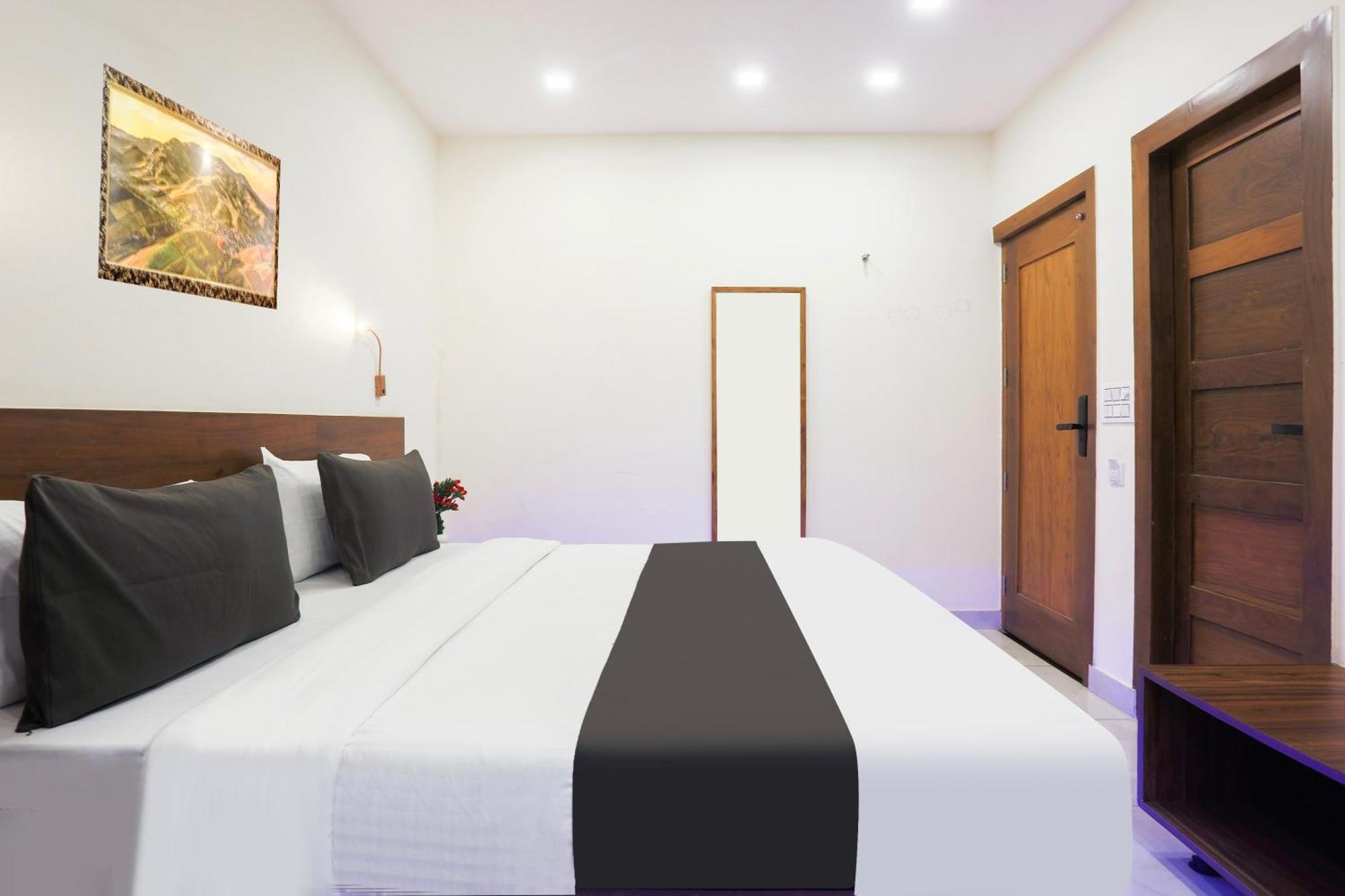 Super Townhouse Vikaspuri Hotel Delhi  Exterior photo