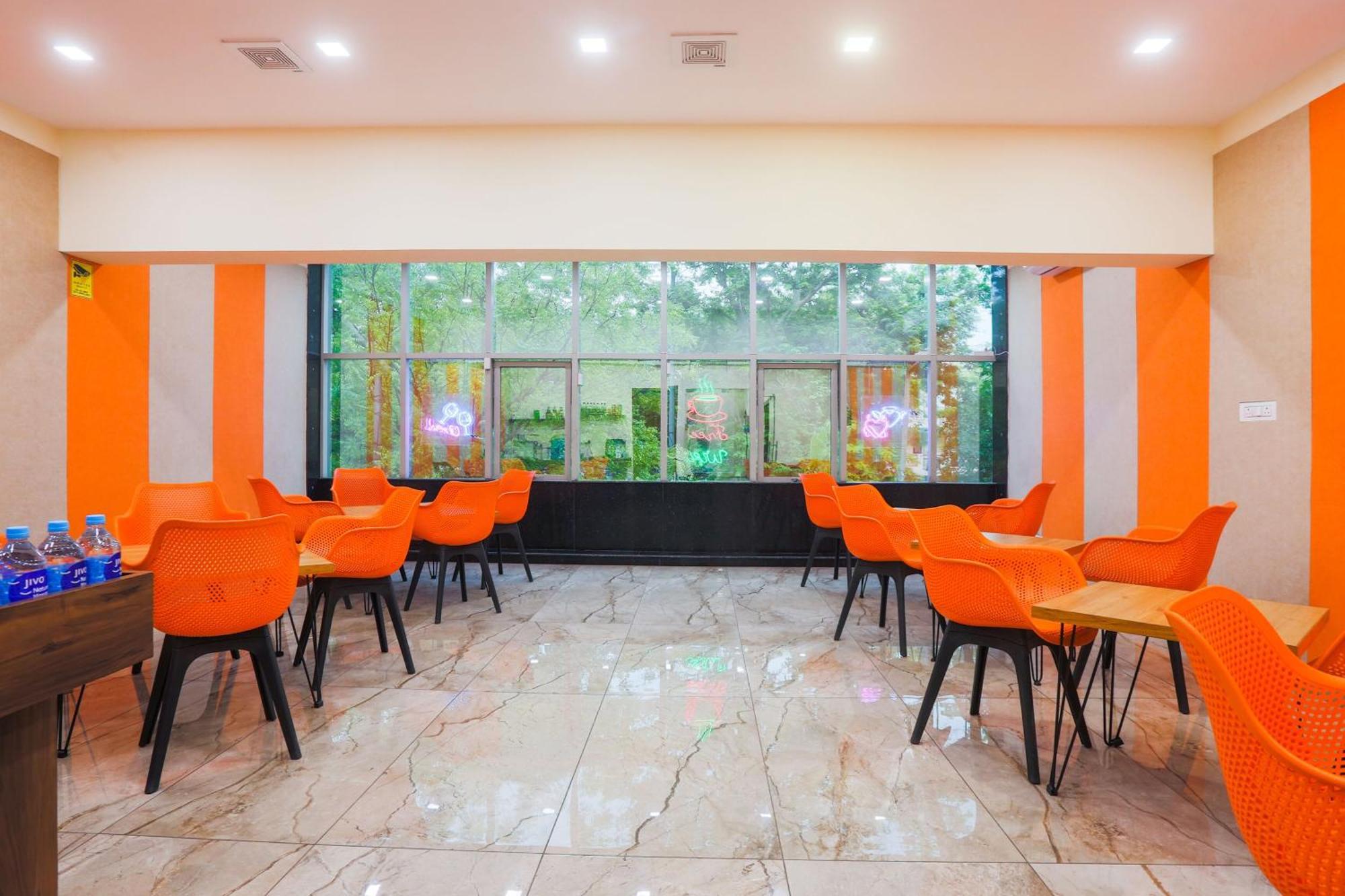 Super Townhouse Vikaspuri Hotel Delhi  Exterior photo