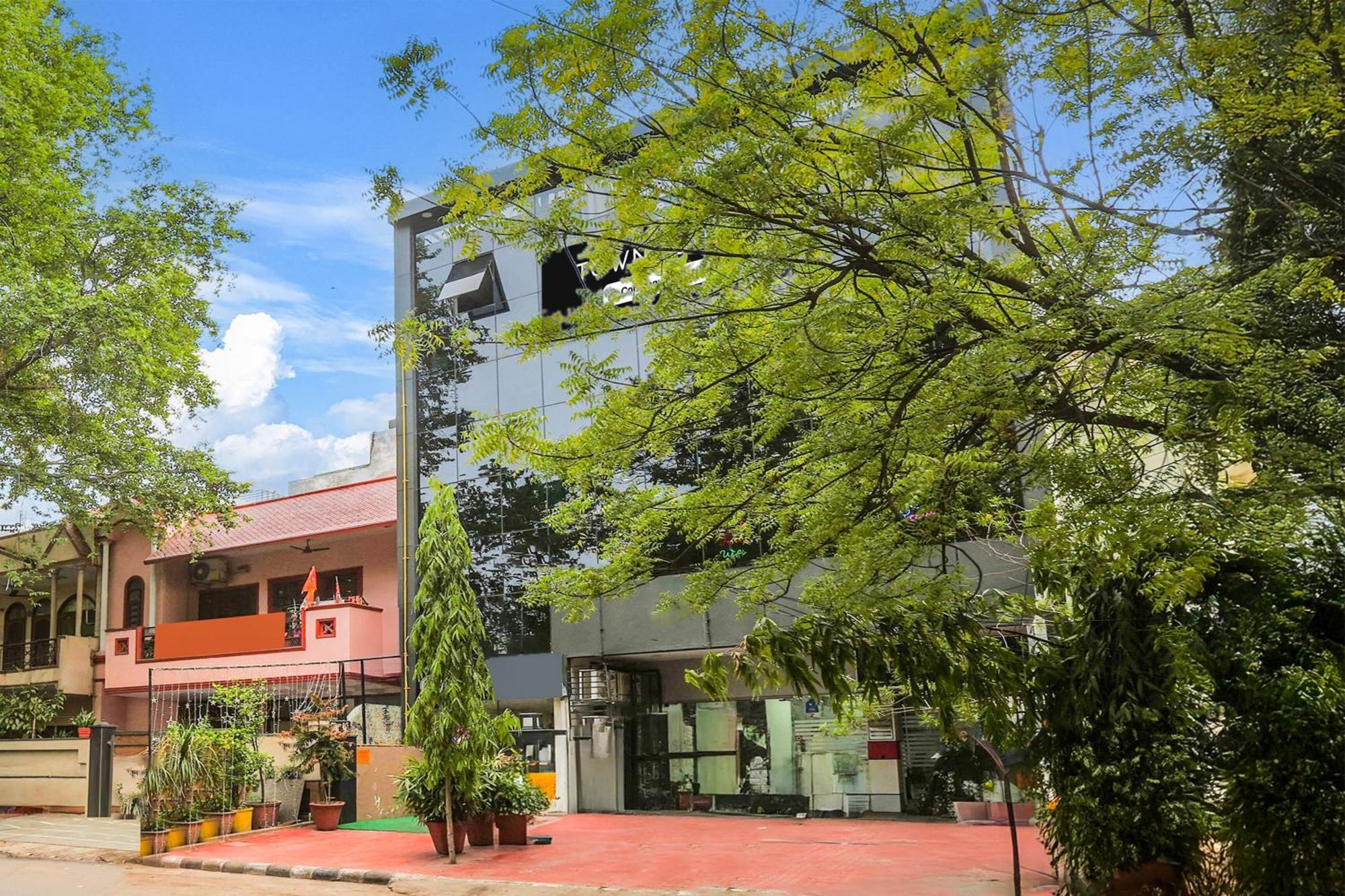 Super Townhouse Vikaspuri Hotel Delhi  Exterior photo