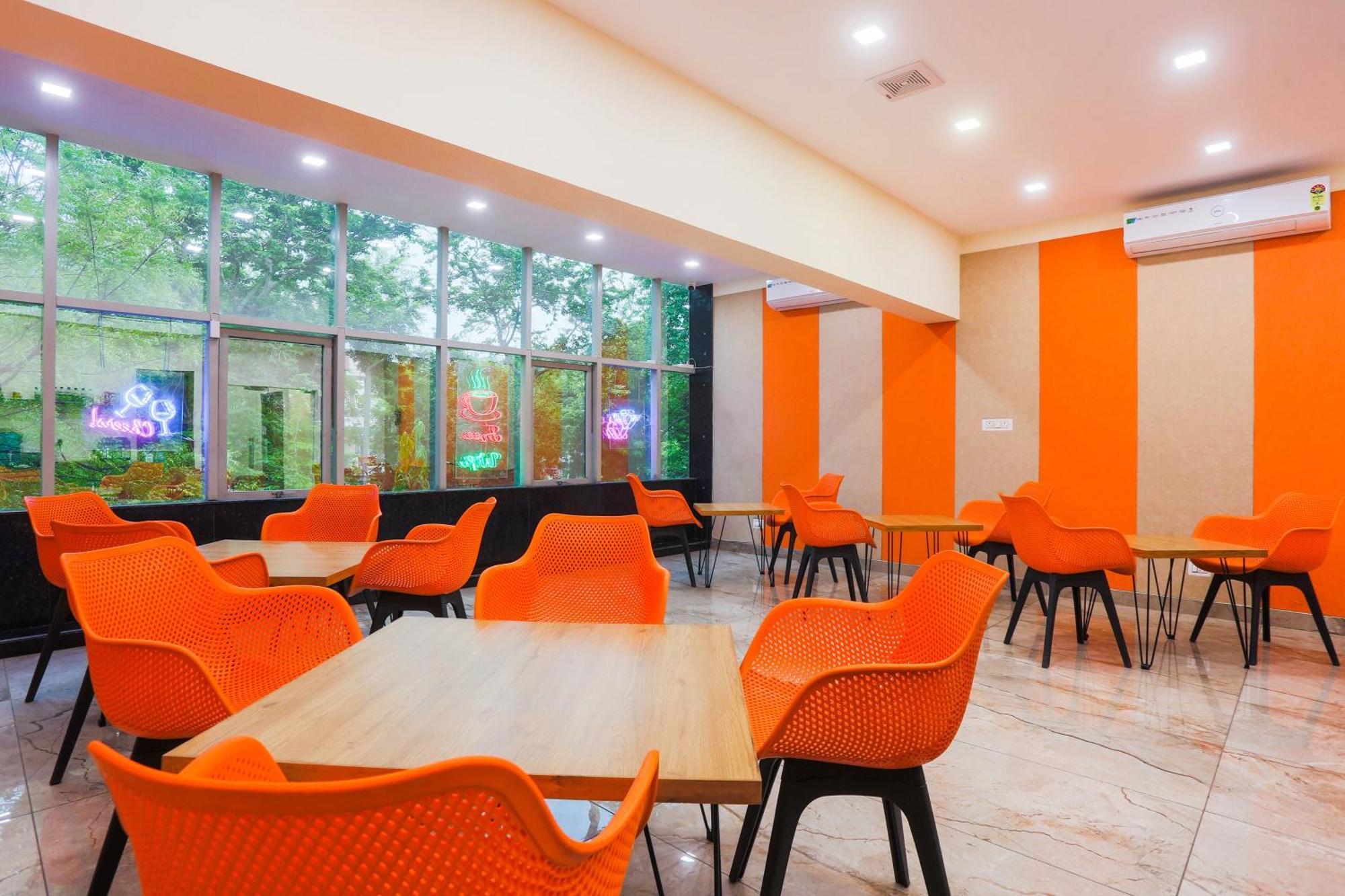 Super Townhouse Vikaspuri Hotel Delhi  Exterior photo